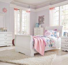 Anarasia White Twin Sleigh Bed - Luna Furniture White Sleigh Bed, Blue Teen Girl Bedroom, Twin Sleigh Bed, Apartment Bedrooms, Twin Bedroom Sets, Queen Sleigh Bed, Girls Bedroom Furniture, Hannah Rose, Girl Bedrooms