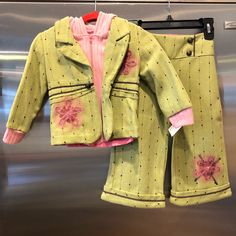 Green Girls Suit Pink Flowers Pink Underlying (Super Soft) Brown Dot Accents Matching Pants Pink Set, Green Girl, Flowers Pink, Matching Pants, Soft Brown, Green And Pink, Baby Sets, Matching Sets, Pink Flowers