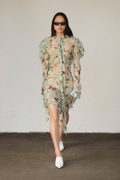 Print Trends, Silk Chiffon, Primavera Estate, Simple Dresses, Chiffon Tops, Fashion Prints, Paris Fashion Week, Fashion Collection