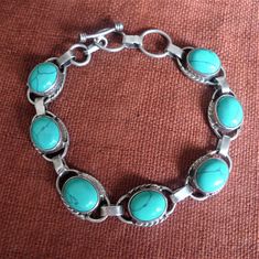 Seven caubuchon cut turquoises bracelet in 92.5 silver from India. Measures: Length: 20.5 (unfastened, max length) Weight: 8 grams Shipping: certified post office mail with track number Thanks for your visit! Classic Handmade Turquoise Bracelets, Silver Bangle Bracelets, Gorgeous Bracelet, Silver Bangles, Star Earrings, Chain Link Bracelet, Post Office, Link Bracelets, Arm Band