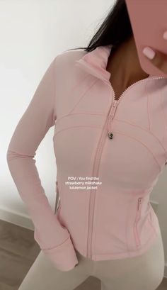 lululemon , pink , clean girl Lululemon Nurse Outfit, Lululemon Pink Jacket, Lululemon Outfit Pink, Pink Lululemon Outfit, Pink Lululemon Jacket, Lululemon Closet, Pink Clean Girl, Aesthetic Lululemon, Lululemon Girl