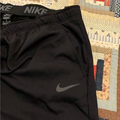 Selling A Pair Of Sweat Pants New With Tags Nike Black Bottoms With Pockets, Nike Stretch Pants With Pockets, Black Activewear Trousers With Pockets, Sweatpants For Men, Nike Sweatpants, Black Sweatpants, Sweat Pants, Pants Color, Nike Pants