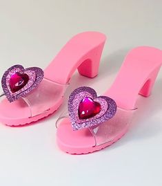 Dress up like a princess and step out in style with this sparkle shoes. We do our best to process as quickly as possible. Suitable Ages: 3-5 years. NEW ITEM ! Princess Shoes Heels, Sleek Prom Hair, High Heels For Kids, Kids Heels, Minnie Mouse Birthday Cakes, Frozen Birthday Theme, Random Products, Bathroom Design Layout, Happy Girl Quotes