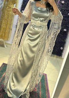 Kurdish dress Kurdish Clothes Women, Jli Kurdi Fashion, Kurdish Dress Traditional, Kurdistan Dress, Kurdish Traditional Clothes, Jly Kurdi, Kurdish Girl, Jalabia Styles, Kurdish Culture