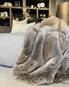 Beige Blanket, Aesthetic Interior Design, Fur Bedding, Faux Fur Throw Blanket, Faux Fur Blanket, Fur Throw Blanket, Inspire Me Home Decor, Fur Blanket, Lodz