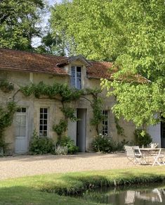 manoirdeplaisance French House Interior Provence France, Cmbyn House, Mediterranean Farmhouse, Country House Exterior, Provence House, Cottage Aesthetic