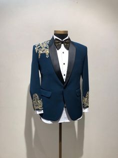 Designer Suits For Men Classy, Tuxedo For Men Wedding, Men Wedding Wear, Fancy Tuxedo, Unique Mens Wedding Suits, Formal Attire Women, Embroidered Tuxedo, Reception Suits, Tuxedo Suit For Men