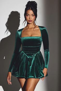 Tera Velvet Long Sleeve Corset Mini Dress in Emerald Green | Oh Polly Long Sleeve Corset, Fishtail Skirt, Party Kleidung, Corset Bodice, Corset Mini Dress, Strapless Gown, Mini Robes, Mini Velvet Dress, Gathered Skirt