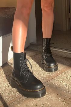 Jadon Platform Boots, Dr Martens Jadon, Dr Shoes, Poses References, Hype Shoes, Shoe Inspo, Aesthetic Shoes, Swag Shoes, Pretty Shoes