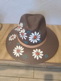 Hand painted hats made in Mexico 🇲🇽 Artisan Hat For Spring, Artistic Fedora Hat For Spring, Artisan Spring Hat, One Size, Spring Artistic Fedora Hat, Artistic Short Brim Hat For Spring, Artistic Adjustable Hats For Spring, Artisan Spring Hat One Size Fits Most, Handmade Flat Brim Hat For Spring, Handmade Spring Hat With Flat Brim