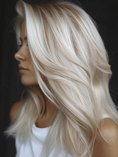 Creamy Vanilla Blonde Hair, Lived In Bright Blonde, Bright Dimensional Blonde, Bleach Hair Ideas, Vanilla Blonde Hair, Bleach Hair, Perfect Blonde Hair