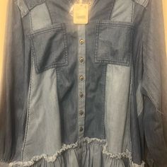 Women Brand New Free People Denim Button Down Top Color:Cloud Combo Size:Xs Medium Wash Button-up Denim Top With Buttoned Pockets, Blue Denim Top With Button Closure And Long Sleeves, Blue Button-up Denim Top For Fall, Blue Long Sleeve Denim Top With Button Closure, Long Sleeve Chambray Denim Top With Buttons, Dark Wash Chambray Denim Top For Fall, Casual Indigo Denim Dress With Buttons, Fall Dark Wash Chambray Denim Top, Casual Indigo Denim Dress With Button Closure