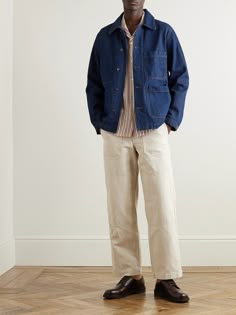 DESIGNED BY MR PORTER. Modelled on classic Breton work jackets, one of the oldest styles of its kind, Mr P's chore style is cut from durable indigo denim and has with three roomy front pockets. It's left unlined, so it won't be too heavy. Jeans Jacket Men Outfit, Effortless Men Style, Men’s Chore Coat, Denim Work Jacket Outfit, French Chore Jacket Outfit Men, Mens Chore Coat, French New Wave Fashion Men, Men’s Wide Leg Jeans, Elevated Mens Style