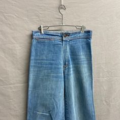 26 x 29 / 1970s Sticky Fingers Cannon Flared Bucket Pocket Contrast Stitch Faded Denim Womens Jeans Made in Los Angeles, CA Waist: 13in // Inseam: 29in // Rise: 12in Please take the time to review our shop policies listed on our homepage before purchasing. We do NOT accept returns, but will gladly accept exchanges. All items are vintage, and sold AS IS. Thank you for shopping with us! - RatRunners Vintage Washed Blue Flare Jeans With Pockets, Vintage Washed Blue Spring Flare Jeans, Vintage Washed Blue Flare Jeans For Spring, Vintage Washed Blue Wide Leg Flare Jeans, Vintage Light Wash Jeans With Belt Loops, Vintage Wide Leg Washed Blue Jeans, Vintage Wide Leg Washed Blue Flare Jeans, Faded Vintage Wide-leg Bottoms, Vintage Bottoms With Belt Loops In Faded Color