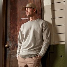 Goodlife Sun-Faded Venice Sweatshirt S50-5 Timber Bnwt But With Small Discoloration Casual Washed Crew Sweater, Casual Washed Crew Neck Sweater, Casual Washed Cotton Sweater, Faded Sweatshirt With Ribbed Cuffs And Relaxed Fit, Casual Washed Relaxed Fit Sweatshirt, Casual Washed Sweatshirt In Relaxed Fit, Casual Washed Sweatshirt With Relaxed Fit, Casual Neutral Sweatshirt With Relaxed Fit, Casual Neutral Relaxed Fit Sweatshirt