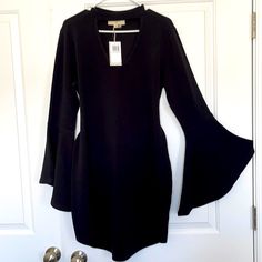 Brand New Never Worn Black Dress With Bell Sleeves. Navy Blue Sparkly Dress, Black Dress With Bell Sleeves, Blue Sparkly Dress, Wear Black Dresses, Green Homecoming Dresses, Dress With Bell Sleeves, Red Bodycon, Free People Mini Dress, Red Bodycon Dress