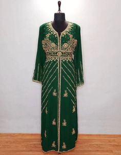 Mashallah! ❤️ Muslim Wedding moroccan Style caftan Green 👗 Shop latest Kaftan which are made up from best quality fabrics with latest styles from our large collections at https://bit.ly/3eafqPe Shop Now : https://bit.ly/3MbgLV8 Buy online @ $96.5 #kaftandressdesign #kaftandressesforeid #kaftanstyleformaldresses #longeveningkaftandresses #middleeasternkaftandresses #arabicattire #caftan Luxury Green Floor-length Kaftan, Floor Length Jacket, Farasha Abaya, Arabian Dress, Embroidered Kaftan, Modest Evening Dress, Beach Wedding Gown, Long Length Dresses, Hand Embroidery Dress