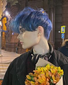 Blue Hair Boy Aesthetic, Aphmau Aesthetic, Dyed Hair Male, Blue Hair Male, Blue Hair Boy, Indigo Hair Color, Mens Blue Hair, Boys Blue Hair, Short Blue Hair