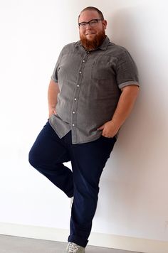 We finally found an online shop carrying high end denim with sizes to 50, so we decided to put it to the test on two very different body types (one tall, and one wide). Get to know ZipFit Denim: http://chubstr.com/resources/zipfit-denim-offers-high-quality-jeans-to-size-50/ Husky Mens Fashion Big Guys Style, Big Men Outfits, Large Men Fashion, Husband Clothes, Plus Size Mens Clothing, Tall Men Fashion, Mens Fashion Work, Big Men Fashion