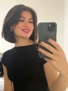 Brunette Bob Haircut, Italian Bob, Haircut Transformation, Hair Inspiration Short, Mob Wife, Short Hair Haircuts, Cut My Hair, Bob Haircuts