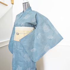 Japanese Yukata Kimono - Simple Floral in Blue Blue Yukata Women, Blue Kimono For Spring Tea Ceremony, Blue Kimono With Kimono Sleeves For Tea Ceremony, Traditional Blue Kimono For Tea Ceremony, Kimono Fabric Pattern, Modern Yukata, Blue Yukata, Kimonos Japanese, Yukata Women