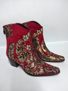 This is handmade genuine leather custom made ankle boots.  Every size available.  Made with natural leather and special tapestry.  Pointy toe, cowboy style.  Heel height is 2 inches 5 cm.  Custom made. If you like same boots we can made round toe low heel ( 1 inches ). To make custom boots NO extra charging.  Very comfy.  Handmade.  We have door to door express free shipping. ( FedEx, DHL, UPS, TNT ). Made in Turkey.  If you have any questions please contact with us.  bemyboots.etsy.com Thank Yo Hippie Fits, Ankle Cowboy Boots, Soft Boots, Womens Booties, Everyday Boots, Custom Boots, Booties Ankle Boots, Boots Cowboy, Pink Boots