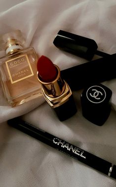 Chanel Beauty Aesthetic, Dark Money Aesthetic, Coco Chanel Mademoiselle, Chanel Lipstick, Luxury Cosmetics, Chanel Beauty, Chanel Makeup, Dark Feminine Aesthetic