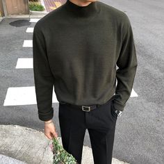 fb-feed Kenma Hair, Light Grey Sweater, Baggy Cargo Pants, Comfortable Sweater, High Neck Sweater, Men Fashion Casual Outfits, Cargo Pants Men, Mode Streetwear, Estilo Retro