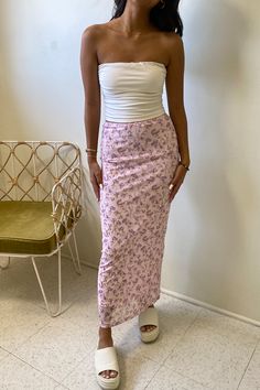 Floral Mesh Midi Skirt Floral Midi Skirt Outfit, Floral Skirt Outfit, Floral Skirt Outfits, Small Pickups, Mesh Midi Skirt, Pink Floral Skirt, Midi Skirt Outfit, Floral Midi Skirt, Mesh Material