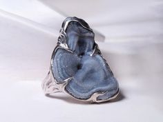 Sterling silver ring with natural Agate rose agate origin - Brazil stone measurements -  0.79  x 1.18 in /  20 х 30 mm agate weight - 26 carats ring size - 7.5 US (we can resize the ring)  ring weight - 18.20 grams ref No 11929 Worldwide shipping from Berlin, Germany. Prices include all taxes, valid in Germany and in European Union countries on the Customer's order date. Price does not include import taxes and custom duties. It is the Customer's full liability to pay any possible customs duties, import taxes or other applicable and due by the concerned country's regulations. Please ensure prior to a purchase that you know and understand payment requirements of rights as well as performance of any formalities resulting from their import or use applicable by your country's competent authorit Elegant Agate Geodes Gift, Elegant Agate Geodes As Gift, Silver Agate Geodes For Gift, Silver Agate Geode As A Gift, Silver Agate Geodes As A Gift, Unique Silver Gemstone Geodes, Unique Silver Geode Gemstones, Unique Silver Geodes As Gift, Unique Silver Geode With Gemstone Details