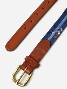 DESCRIPTION:A durable needlepoint belt with a crossed golf club design.FEATURES:BeltHand-Stitched NeedlepointFull Grain, Vegetable Tanned Italian LeatherSolid Brass BuckleWidth: 1 in. Golf Club Design, Needlepoint Belt, Needlepoint Belts, Club Design, Golf Club, Golf Clubs, Needlepoint, Design Features, Grain