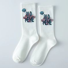 Introducing our Cartoon Printed Long Hip Hop Style Socks Set! This set features 1 pair of eye-catching socks with a playful cartoon print, perfect for adding a pop of personality to your outfit. Designed in a middle tube height and crew style, these socks offer a comfortable fit that reaches just below the calf. Made with a blend of cotton and polyester, these casual socks provide standard thickness, ensuring breathability and durability. Step up your style game with our unique Cartoon Printed L Court Attire, Mens Winter Socks, Heated Socks, Style Socks, Sock Game, Hip Hop Style, Winter Socks, Long Socks, Tube Socks