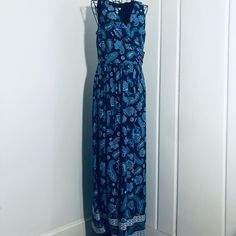 Paisley Maxi Dress With Empire Waist. Measures Armpit To Armpit 18, Shoulder To Hem 52.5. Beautiful Navy And Periwinkle Color. Excellent Condition As Nwt. Casual Fitted Maxi Dress With Paisley Print, Casual Patterned Maxi Dress With Paisley Print, Flowy Blue Maxi Dress With Paisley Print, Flowy Blue Paisley Print Maxi Dress, Blue Paisley Print Flowy Maxi Dress, Summer Blue Paisley Print Maxi Dress, Casual Blue Paisley Print Maxi Dress, Blue V-neck Dress With Paisley Print, Blue Paisley Print Sundress