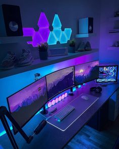 simply multiscreen game Equipment Couple Gaming Room Setup, Aesthetic Gaming Room, Games Room Inspiration, Pc Gaming Desk, Aesthetic Gaming, Game Setup, Gaming Desk Setup, Best Gaming Setup, Computer Gaming Room