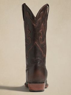 Handcrafted from lavish cow leather, the Stetson Carlisle Cowboy Boot employs brushed and corded leather that gets better with age.  Fifty-six hand-driven lemonwood pegs are used to enable the boot to withstand the elements by expanding and contracti Brown Oiled Leather Boots For Western-themed Events, Rugged Vegetable Tanned Leather Boots With Snip Toe, Western Brown Bridle Leather Boots, Brown Snip Toe Boots In Vegetable Tanned Leather, Distressed Brown Snip Toe Boots In Oiled Leather, Distressed Brown Oiled Leather Boots With Snip Toe, Vegetable Tanned Leather Boots With Snip Toe, Snip Toe Boots In Bridle Leather With Leather Lining, Bridle Leather Boots With Snip Toe And Leather Lining