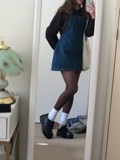 Fan The Nanny Outfits, 90s Aesthetic Dress Outfit, Dress Outfit Inspo Aesthetic, 80s Outfits Fall, 50s Inspired Outfits Casual, Elevated Indie Outfits, Cozy Vintage Outfits, British Outfits Aesthetic, 80s Outfit Inspo Women