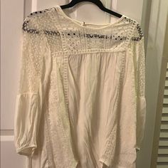 Never Worn Great Condition!! Cream Flowy Spring Top, Cream Flowy Tops For Spring, Feminine Lace Top For Spring Brunch, Cream Flowy Top For Brunch, White Lace Top For Fall Brunch, Spring Day Out Cream Blouse, Feminine Off-white Lace Top Blouse, Feminine Off-white Tops For Brunch, Feminine Off White Top For Brunch