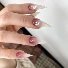 Nails Digging Into Skin, Claws Nails Designs, Short Claw Nails, Cold Nails, Demon Nails, Gore Nails, Unusual Nail Designs