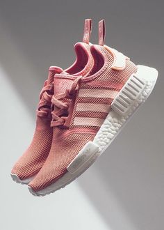 Find More at => http://feedproxy.google.com/~r/amazingoutfits/~3/BW72LLMtg2w/AmazingOutfits.page Sneaker Adidas, Adidas Cap, Shoes Ideas, Adidas Nmd R1, Adidas Sneaker, Nike Free Shoes, Nike Shoes Outlet, Adidas Nmd