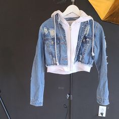 Perfect Condition Trendy Light Wash Hooded Denim Jacket, Hooded Denim Blue Jacket For Spring, Hooded Denim Jacket For Spring, Trendy Hooded Blue Denim Jacket, Trendy Blue Hooded Denim Jacket, Trendy Hooded Denim Jacket For Spring, White Urban Denim Jacket For Spring, Urban White Denim Jacket, White Urban Denim Jacket