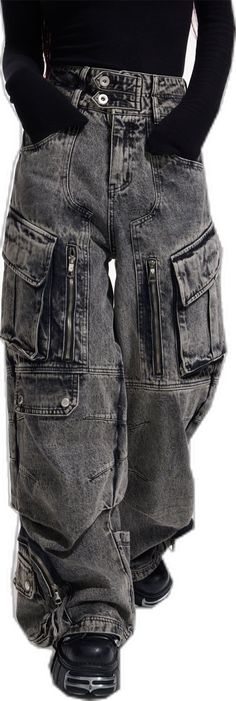 Denim Jeans With Pockets For Streetwear, Trendy Washed Blue Jeans With Pockets, Baggy Grunge Cargo Jeans, Grunge Denim Blue Pants, Baggy Grunge Jeans With Cargo Pockets, Baggy Cargo Jeans In Grunge Style, Baggy Washed Blue Jeans With Multiple Pockets, Trendy Baggy Cargo Jeans In Rigid Denim, Baggy Grunge Jeans With Five Pockets