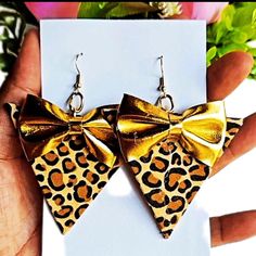 These outstanding  unique handmade earrings are made with vibrant African print also known as Ankara fabric. The beauty of these earrings is that they have multiple colors which means they will go with different outfits. They are also super light weight. You could wear these statement african earrings to different occassion. They are must have earrings.   You could follow me on my Instagram account @lidizafrifabs Diy Gifts To Sell, Earrings Aesthetic, Unique Handmade Earrings, African Earrings, Earring Trends, Handmade African, Ankara Fabric, Craft Corner, Big Earrings