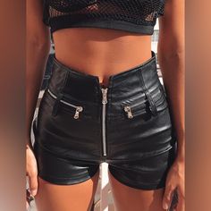 Pattern Type: Solid Style: Fashion Features: Pocketed Length: Shorts Material Composition: 76.9%Viscosefibre,20.2%Polyester,2.9%Elastane Care Instructions: Dry Clean Only. Imported Product Measurements: Swaist 24.2 In, Hip 33.5 In, Length 11.9 In Mwaist 25.7 In, Hip 35.1 In, Length 12.1 In Lwaist 27.3 In, Hip 36.7 In, Length 12.5 In Xlwaist 28.9 In, Hip 38.2 In, Length 12.7 In 2xlwaist 30.4 In, Hip 39.8 In, Length 13.1 In 3xlwaist 32 In, Hip 41.3 In, Length 13.3 In **Expect 5-10 Business Days Fo Summer Shorts Women, Shorts Y2k, Casual Goth, Womens High Waisted Shorts, Short Models, Casual Summer Shorts, Plaid Mini Skirt, Shorts Women, Slim Fit Trousers