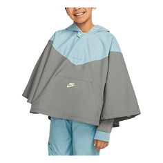 Nike Sportswear Kids Pack Loose Waterproof Colorblock Hooded Jacket Boy Girls Gray Blue DM8527-494 Nike Flyease, Poncho Design, 270 Nike, Water Repellent Jacket, Kids Poncho, Packing Kids, Hooded Poncho, Nike Training, Nike Boy