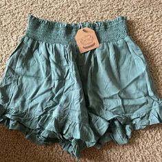 Nwt Kori Ruffle High Waisted Shorts From Local Boutique. Size Medium Solid Bottoms With Ruffle Hem For Summer, Casual Bottoms With Ruffle Hem, Green Cotton Ruffled Bottoms, Chic Green Bottoms With Ruffle Hem, Casual Ruffled Skirt For Brunch, Green High-waist Ruffled Bottoms, Solid Ruffled Bottoms For Vacation, High-waist Green Ruffled Bottoms, Casual Green Ruffled Bottoms