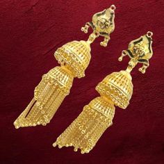 Opulent double curtain gold-plated jhumka earrings Traditional Indian design, perfect for brides and special occasions Heavy and substantial, exuding luxury and elegance Intricate detailing and exquisite craftsmanship Handmade with care and attention to detail Adds a touch of royalty to any outfit Suitable for all  Occasion ( Diwali , Birthday ,Anniversary, Christmas, Any Ritual Festival )  These are very skin Friendly.  The plating is Non-Allergic and safe for all Environment. Metal:-  Based , Yellow Gold Jhumkas With Latkans For Wedding, Gold Jhumkas For Ceremonial Festive Occasions, Festive Gold Jhumkas With Pallu, Gold Jhumkas With Tilla For Ceremonial Occasion, Traditional Gold Bridal Earrings With Pallu, Ceremonial Gold Jhumkas With Tilla Detail, Gold Bollywood Jhumkas For Ceremonial Occasions, 22k Gold Jhumkas With Latkans For Wedding, Ceremonial Gold Tilla Jhumkas