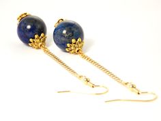 Clip-on style also available! These gorgeous ball drop statement earrings have an elegant appearance with a luxurious feel! Semi precious Lapis Lazuli stones coupled with antique gold tones give these beauties a chic look! Earrings are lightweight making them very wearable! Earring hooks are 22k gold plated hypoallergenic and will help to avoid irritating the ears. Product Details .Semi precious Lapis Lazuli stones. .Antique gold plated bead caps. .Gold finished steel chain. .22k gold plated acc Drop Statement Earrings, Cobalt Blue Earrings, Diy Bijoux, Board Pin, Ball Drop, Pinterest Group, Gold Statement Earrings, Lapis Lazuli Stone, Earrings Clip