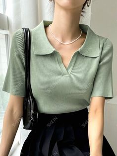 Casual Day Outfits, Ribbed Knit Top, Polo Neck, Mode Inspo, Trend Fashion, Inspired Outfits, Casual Style Outfits, Green Fashion