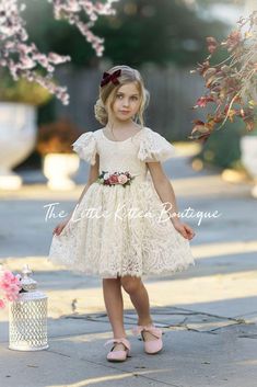 Boho Flower Girl, Long Flower Girl Dresses, Dresses For Special Occasions, Girls Lace Dress, Flower Colors, Engagement Outfit, Dresses Boho, Satin Sash, Sleeveless Short Dress