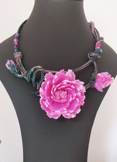 Ожерелье Я люблю розы. Кровати ожерелье. Подарок - Etsy Украина Elegant Rose Red Necklace For Mother's Day, Rose Red Flower Necklaces With Rose Design, Pink Flower Necklace For Mother's Day, Adjustable Pink Necklace With Rose Design, Elegant Rose Red Flower Necklaces, Elegant Rose Red Flower Necklace, Elegant Handmade Pink Flower Necklace, Pink Rose Design Necklace For Mother's Day, Handmade Pink Necklace For Mother's Day